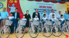 ĐOÀN ĐBQH TRAO XE ĐẠP CHO HỌC SINH NGHÈO TẠI TRƯỜNG THCS RÔ MEN